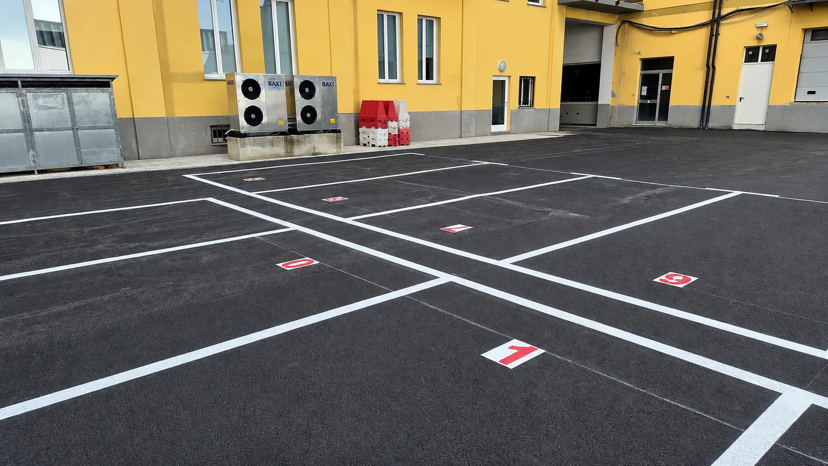 Riqualificazione della pavimentazione e bonifica dell'area privata – Condominio Ex FILA